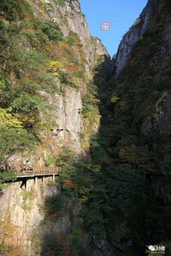 王汝兵到菏泽机场基层党支部工作联系点开展调研